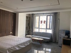 万达公寓市中心区公安局乐多乐超市附近家具家电齐全拎包入住