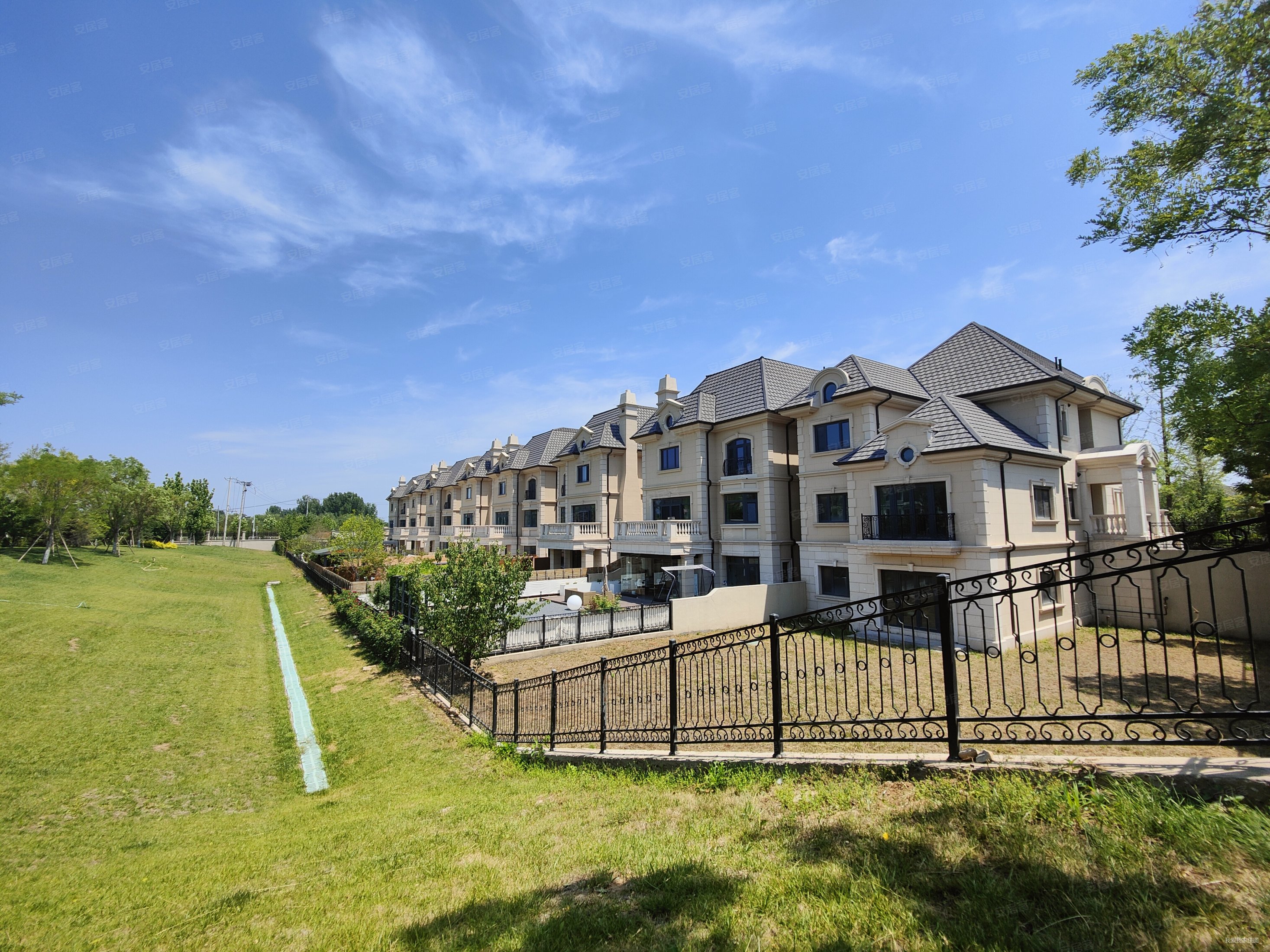 凯德麓语3室2厅3卫260㎡南北620万