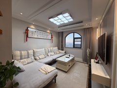 台州温岭城西离银泰两个红绿灯，三室两卫，自住豪华精装，设备齐全出租房源真实图片