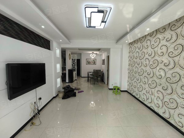 杭州临平星桥广厦天都城天星苑天星苑,房东自住,目前翻新了一下,家具