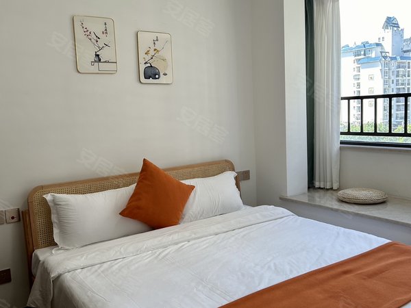 西双版纳景洪龙舟广场绿城春江明月市区 绿城春江明月 一室两厅 家电齐全 拎包入住 小区环境好出租房源真实图片