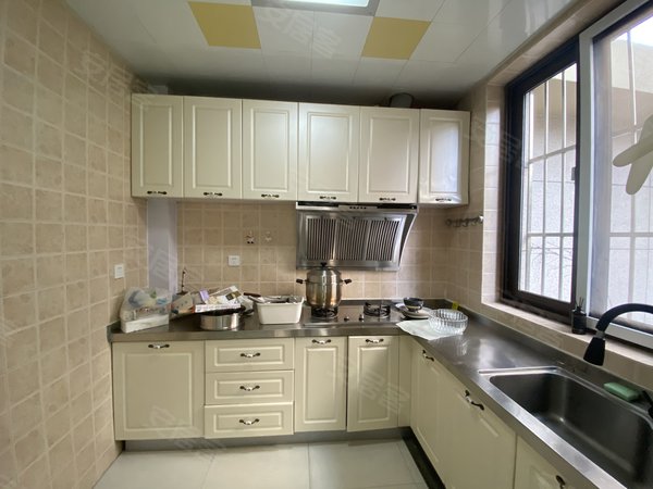 【多图】龙泽山庄,浮山前租房,一楼带大院子 龙泽山庄 空房三居 干净