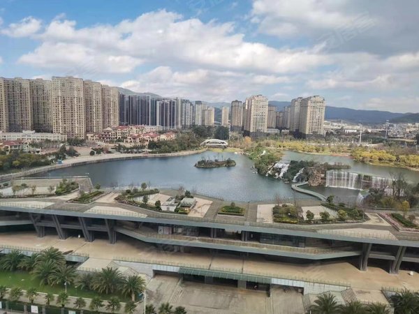 昆明盘龙茨坝天宇澜山瀑布公园旁天宇澜山精装四房出租,可以看瀑布