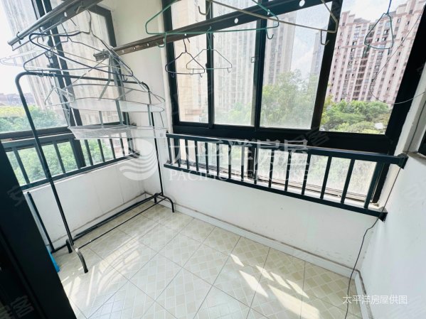 急售房东已经看好房子了田园风豪华装修高层临河景观房