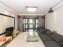 上海浦东碧云两房朝南，一梯两户，品质小区，采光充足，精装修出租房源真实图片