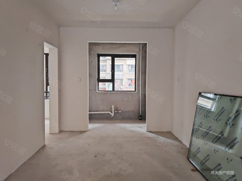 赔钱出四居室名士华府电梯房带储单价8125元