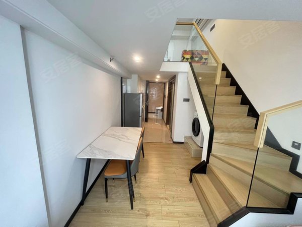 深圳龙华民治龙光玖钻龙光玖钻豪装复式公寓,性价比超高,先到先得!