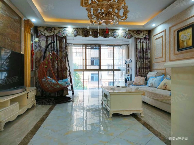 价格有少,精装修三房旁边有 超市菜场,配套设施齐全看房方便,城南花园