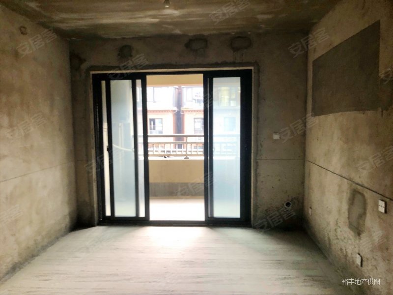 标杆小区 禹洲天玺 商品房 南北通透 视野好 车位充足 急售