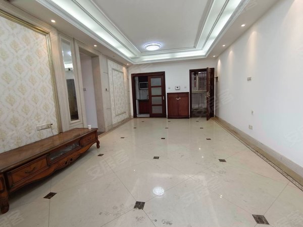 【多图】富力广场s区,龙津租房,新净三房带主套 采光好 视野开阔,荔湾