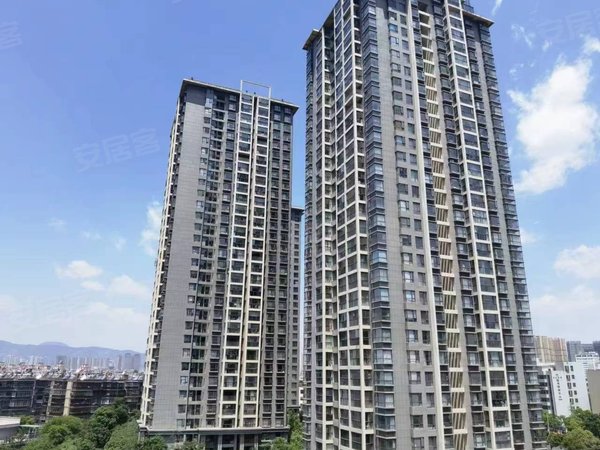 昆明西山金碧片区融城优郡花园地铁口 融城优郡 精装一室 可短租 1400