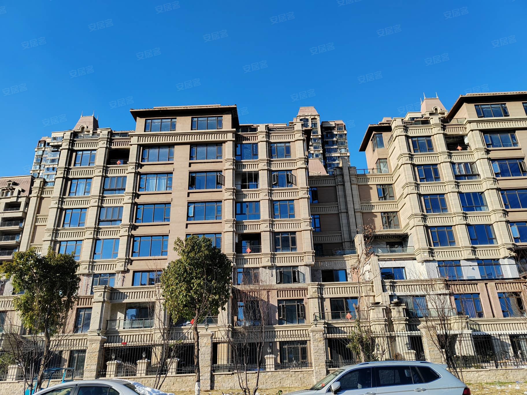 退台式洋房复试四房三卫双露台产品有特色性价比很高