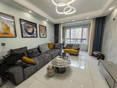 伊犁伊宁市伊宁市开发区月租盛世年华电梯三室，包暖气物业，家具家电齐全，拎包入住。出租房源真实图片