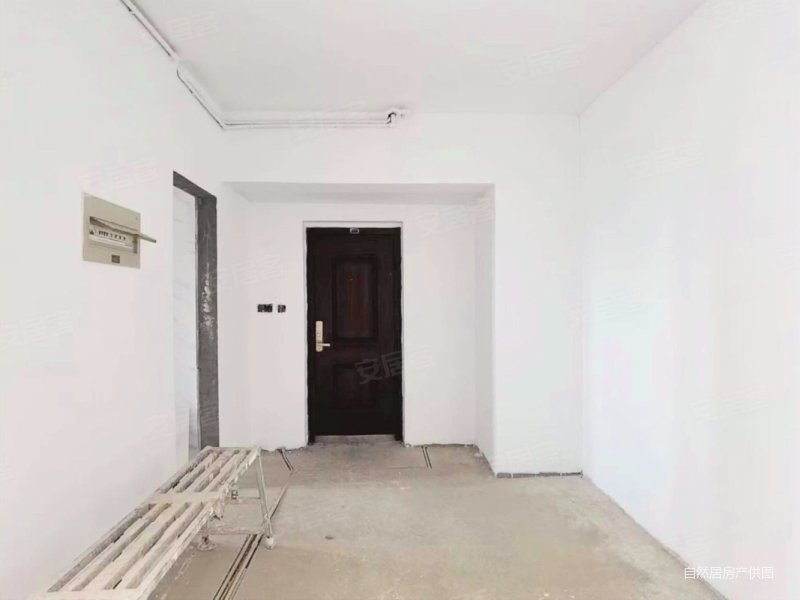 金轮津桥华府 电梯洋房 地铁口 出行方便 业主急售 有钥匙