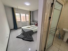 青岛黄岛辛安自己房子靠近 中德赛轮依爱寰宇 带独立卫生间 拎包入住出租房源真实图片
