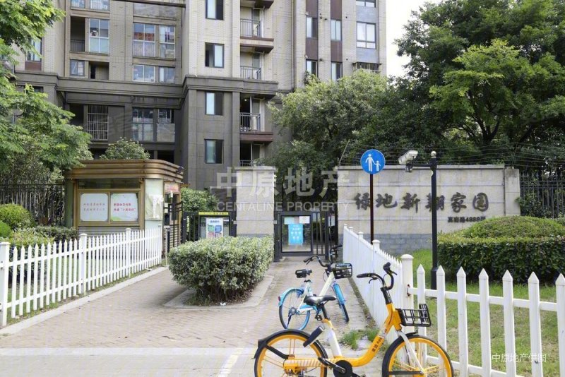 绿地新翔家园2室2厅1卫70.44㎡南375万