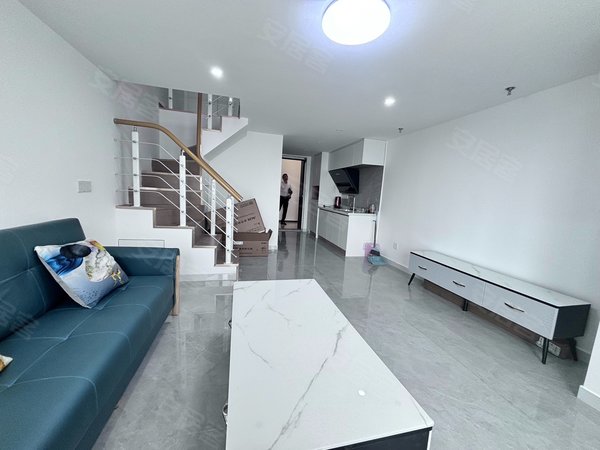 经十路儿童医院舜和国际酒店西临精装复式公寓南向可做饭