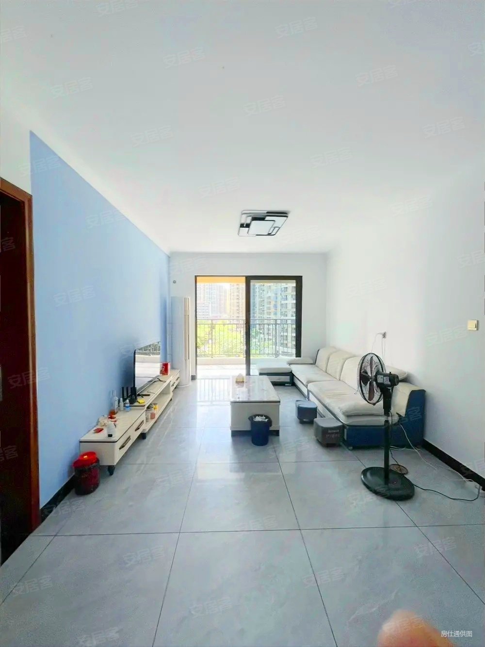 悦珑湾花园!全新精装三房!给3万按揭包过户税费!有产权车位