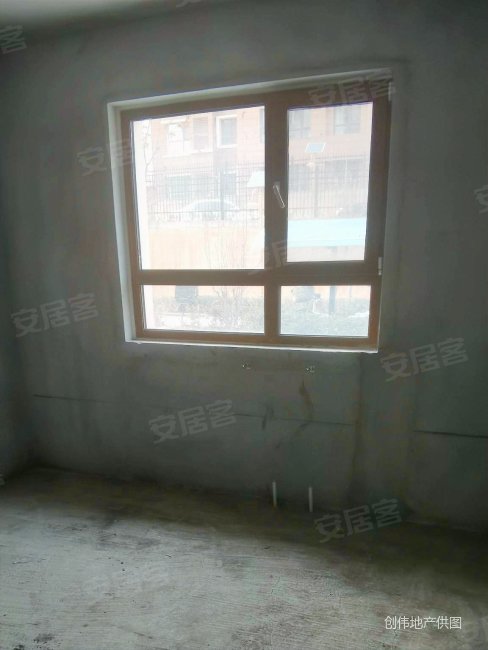 泽丰名苑毛坯1楼大三室带院