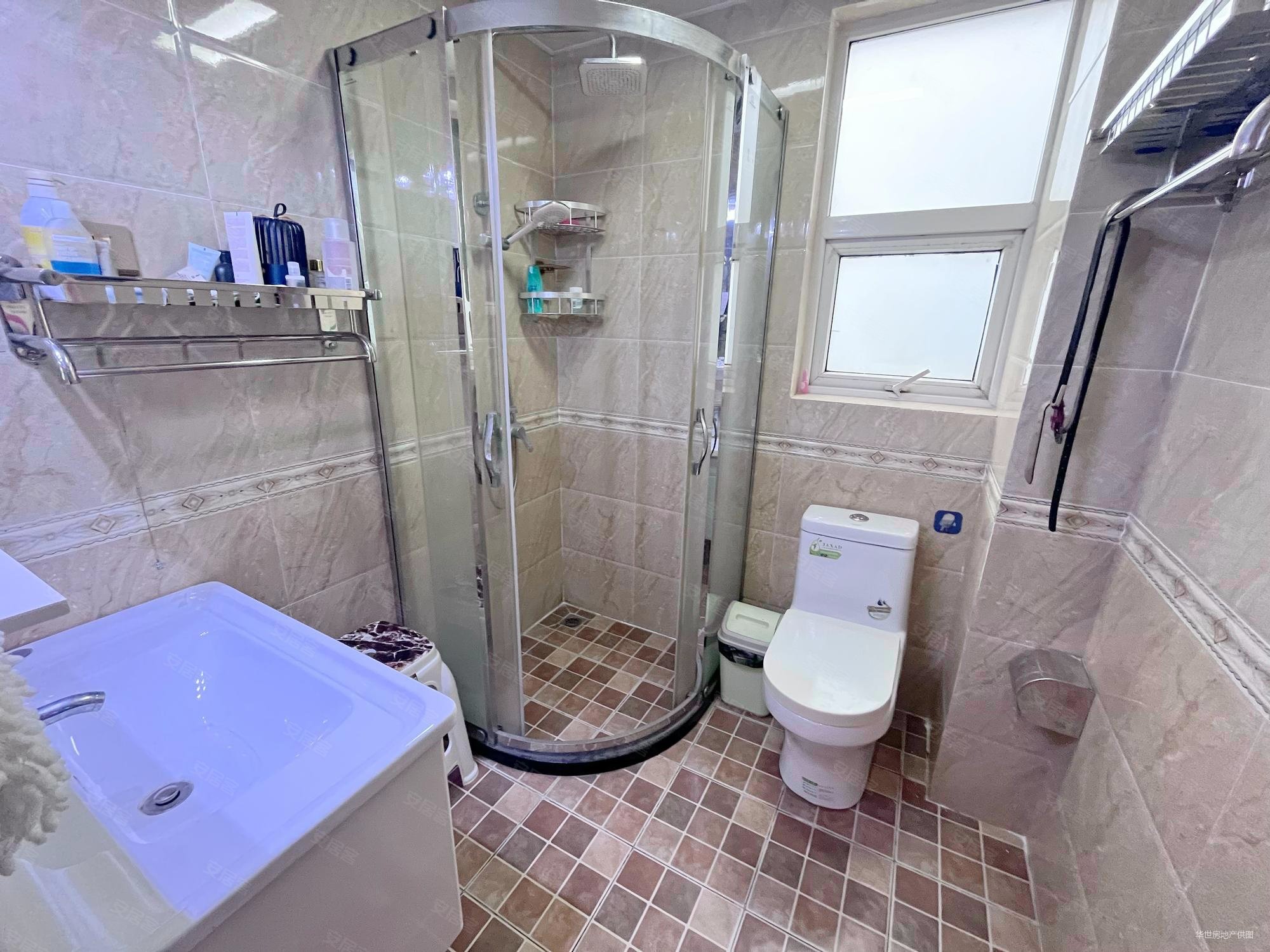 银诚东方国际4室2厅2卫116㎡南北95万