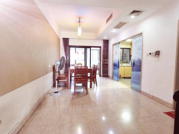 厦门湖里市行政中心翰林苑带花园联排四层别墅南入户花园地下室可停2