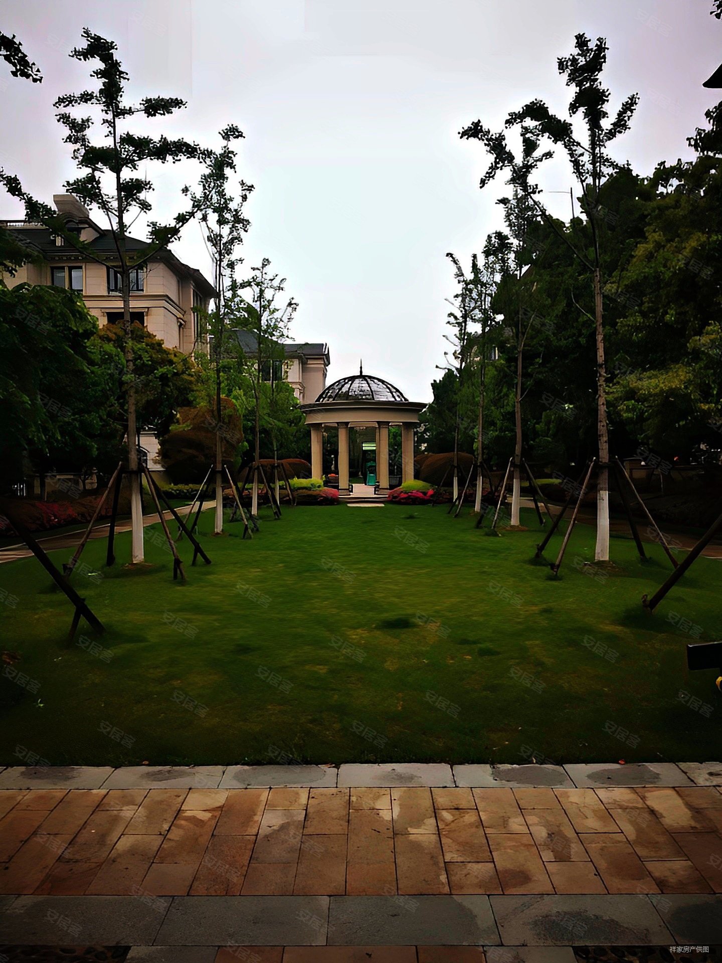 电梯入户 四楼四楼,景枫法兰谷二手房,718万,4室2厅,3卫,190平米-南京