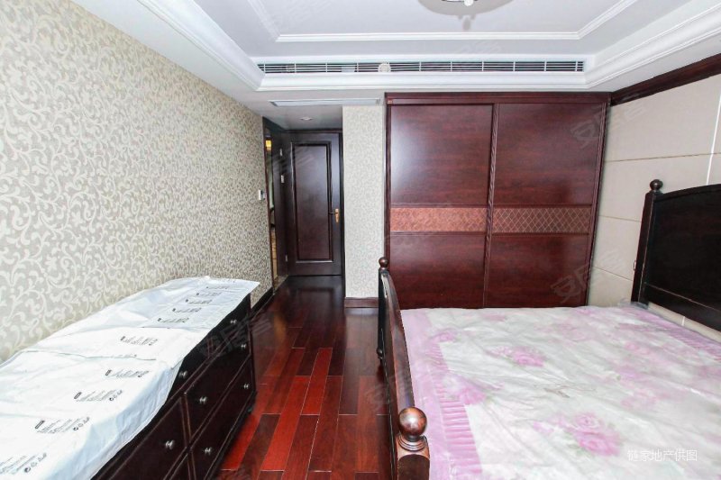 开发商精装修3房 近210号线 改善居住 出行方便,雅戈尔御西湖二手房