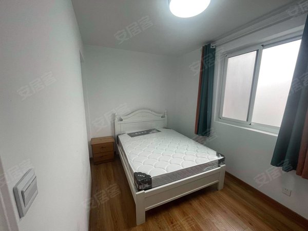 上海闵行航华丹桂花园近十号线航中路站,精装四房,楼层好,看房随时