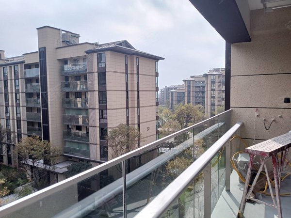 昆明西山滇池度假区华夏四季熙棠苑华夏四季二期 带全套家具家电 急租