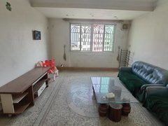 梅州梅江金燕大道江南龙坪附近，精装3房2厅2卫，带部分家私，现状出租停车方便出租房源真实图片