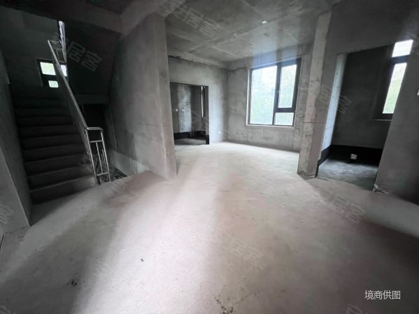 金旅南璟台(别墅)4室2厅5卫302㎡南北1150万