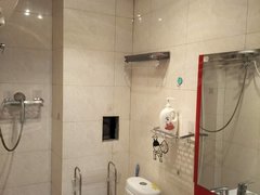 嘉峪关新华东方百盛出租广汇小区电梯房五楼50平一室一厅一卫中装1200元出租房源真实图片