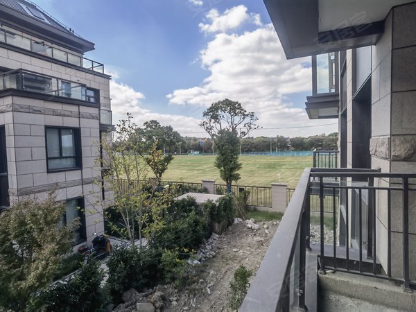 上海松江洞泾光明云庐次新小区,人车分流,可长签,接受分租,带双车位