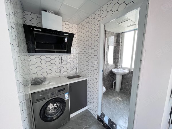 六安裕安裕安万达广场月亮岛小区原房，东无中介月亮岛小区皖西学院旁，月亮岛小区精装酒店式公寓出租房源真实图片