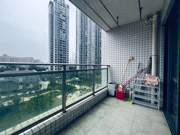 广州海珠工业大道南第三金碧花园石溪金碧花园三期大三房两厅出租温馨