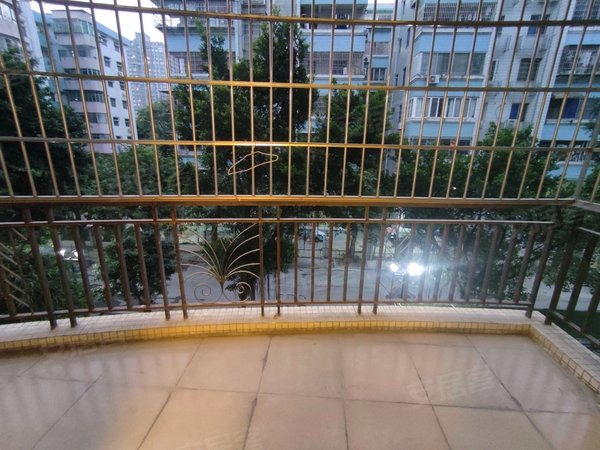 广州黄埔大沙地泰景花园泰景花园 小区环境优美 绿化率高 生活配套