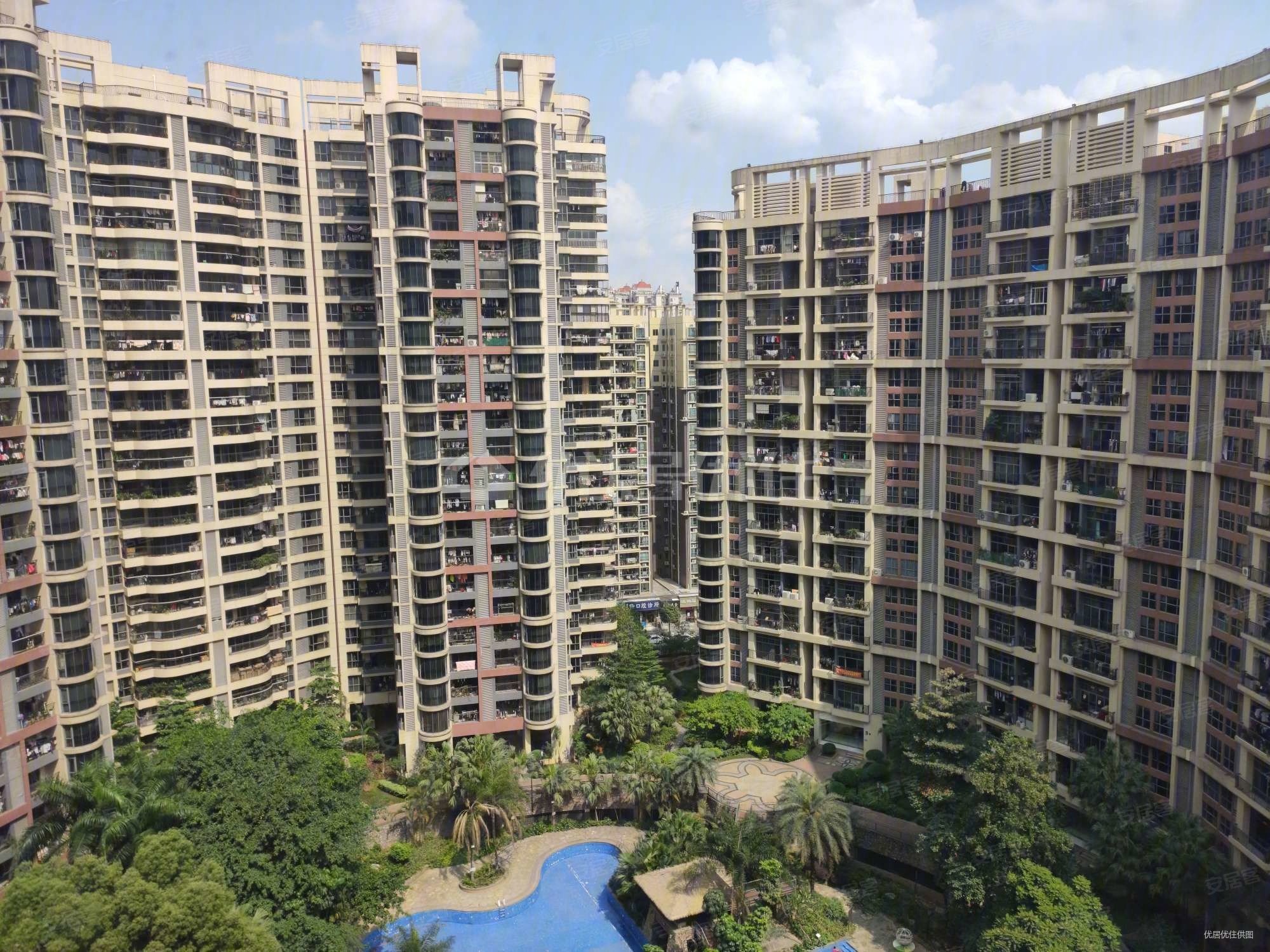 广园东东方名都4室3厅2卫82.17㎡南215万