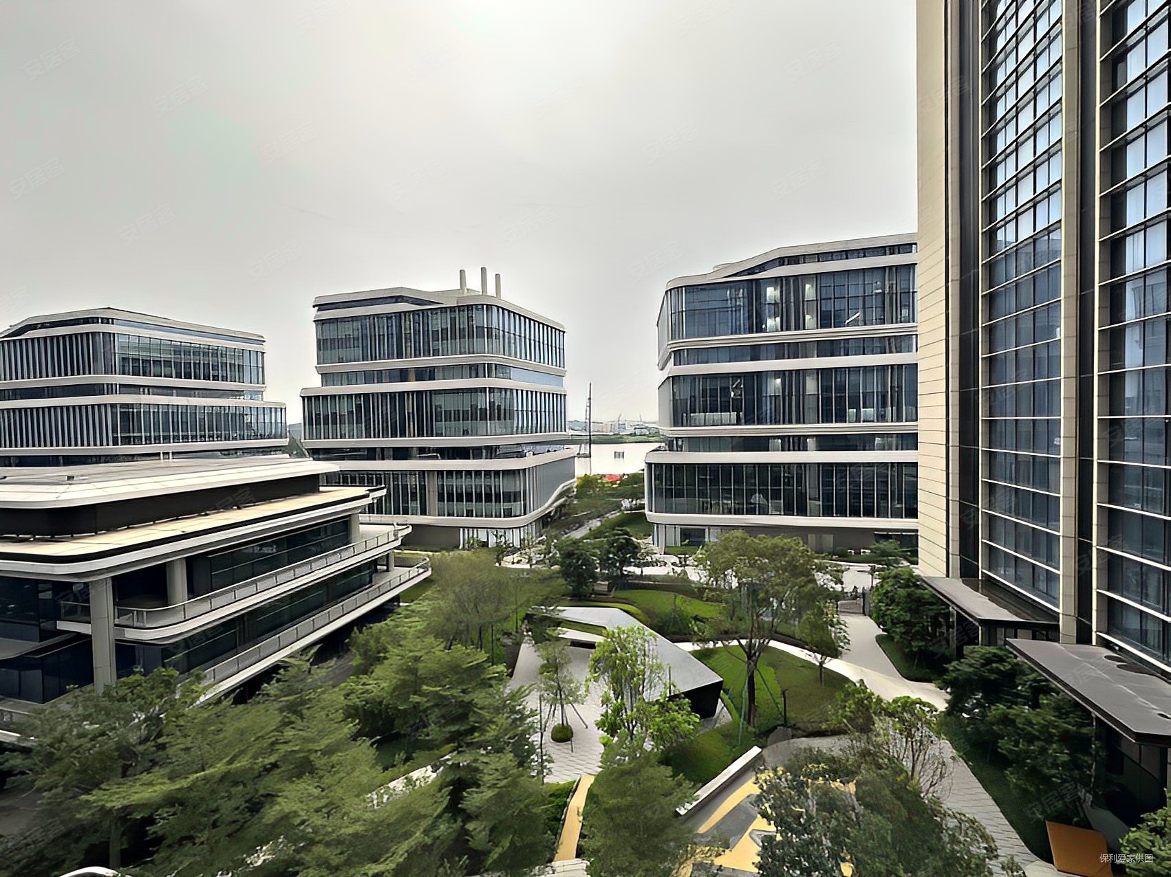 金融城板块保利鱼珠港南向江景32即入住