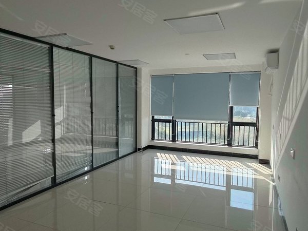 广州花都镜湖大道嘉华广场嘉华三套打通办公室出租,周边配套齐全 楼下