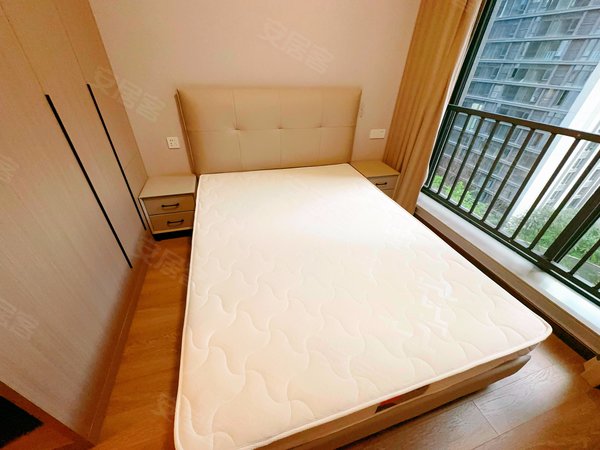 重庆江北红旗河沟建北三村红旗河沟地铁口 无中介 可月付 可短租 拎包