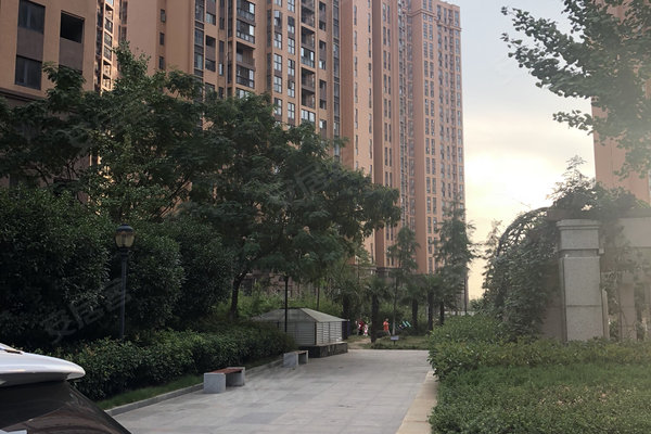 左岭社区人口_社区人口普查照片(2)