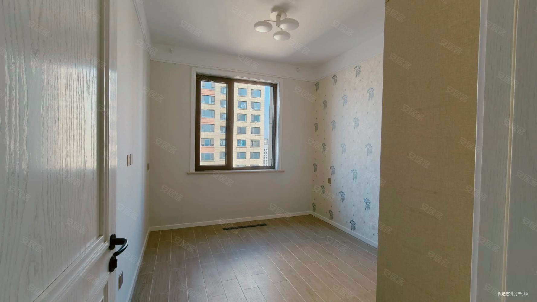 卓正丽景蓝湾(C区)3室2厅2卫146㎡南北158万