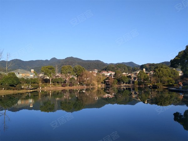 杭州富阳银湖九龙山庄(别墅)九龙山庄(别墅) 3室2厅3卫 精装修 300平