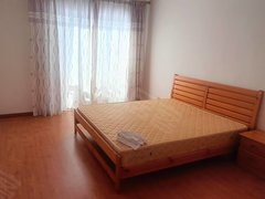 乳山银滩长江路只年租五千，大拇指附近，供暖小区步梯 5 楼，两室出租房源真实图片