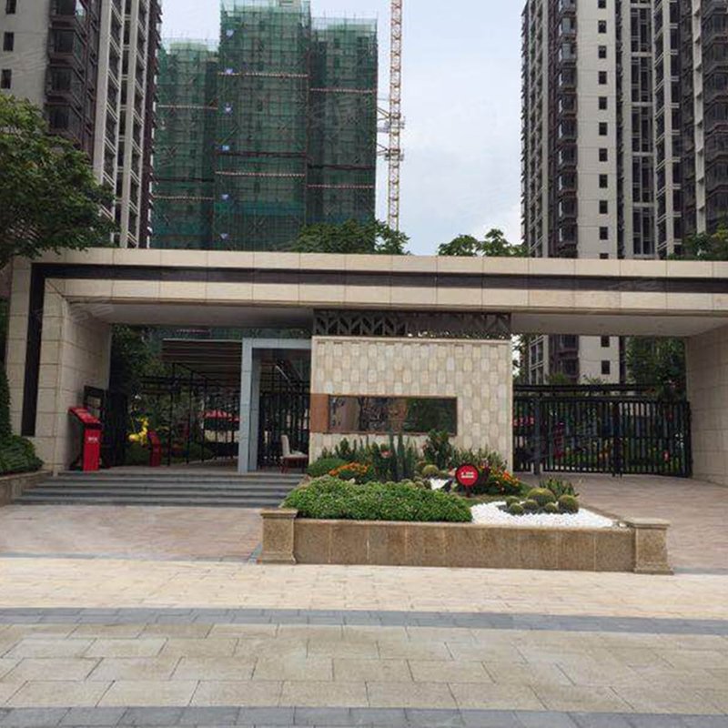 小区所在的区域处于高速发展区,目前配套还不是很成熟 项目由海伦堡