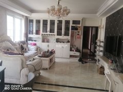 嘉鱼嘉鱼城区嘉鱼市区湖畔花城精装三室电梯房出租 邻近龙湾半岛泰丰国际翡翠城出租房源真实图片