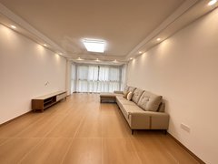 桂林秀峰中隐路万象城商圈彰泰桃源居精装修电梯4房家电家具齐全,拎包入住多套出租房源真实图片