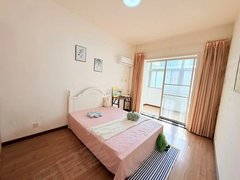 武汉洪山光谷广场光谷广场地铁口短租紫菘花园主卧封窗阳台烽火科技大厦 联合国际出租房源真实图片