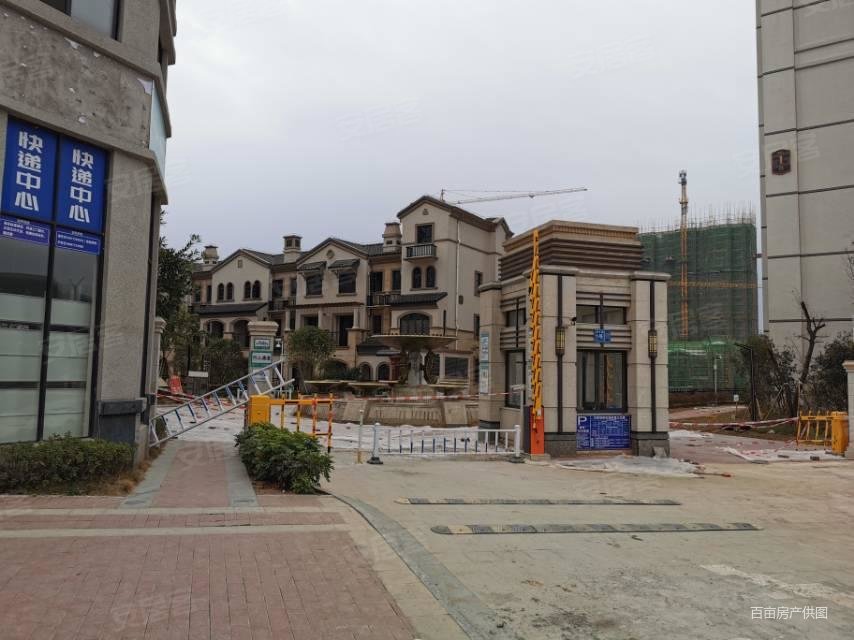 叠翠湾广投龙象城150平叠拼别墅送花园业主价165万