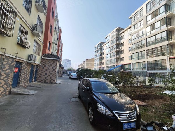 青岛莱西水集银泰名都花园银泰名都花园 3室1厅1卫 南北通透 精装修